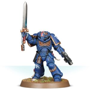 LIEUTENANT PRIMARIS AVEC ÉPÉE ÉNERGÉTIQU
